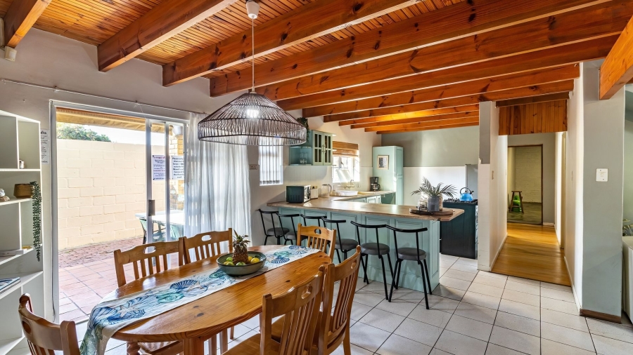 7 Bedroom Property for Sale in Kleinmond Western Cape